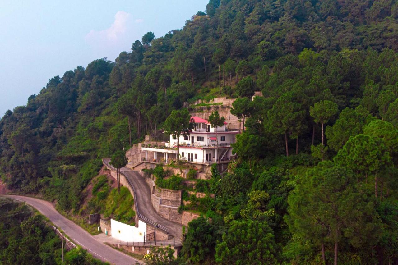 Villa Woodside Meadows By Veo - Part Of Stayvista Kasauli Buitenkant foto