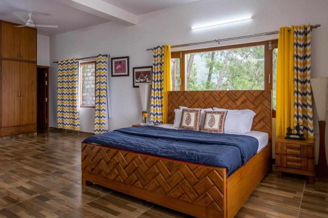 Villa Woodside Meadows By Veo - Part Of Stayvista Kasauli Buitenkant foto