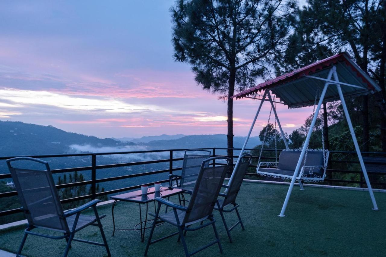 Villa Woodside Meadows By Veo - Part Of Stayvista Kasauli Buitenkant foto