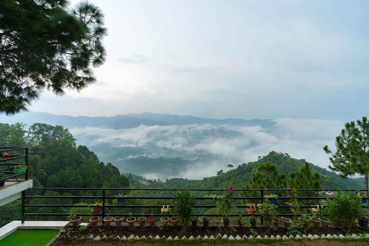 Villa Woodside Meadows By Veo - Part Of Stayvista Kasauli Buitenkant foto