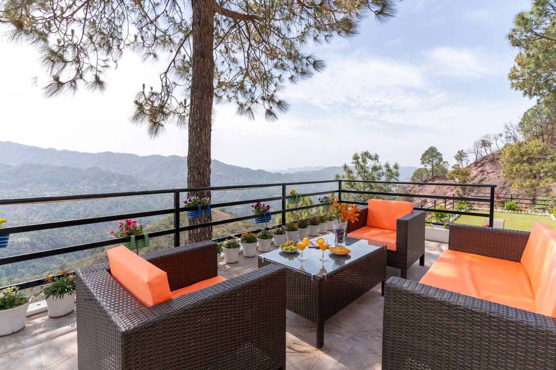 Villa Woodside Meadows By Veo - Part Of Stayvista Kasauli Buitenkant foto
